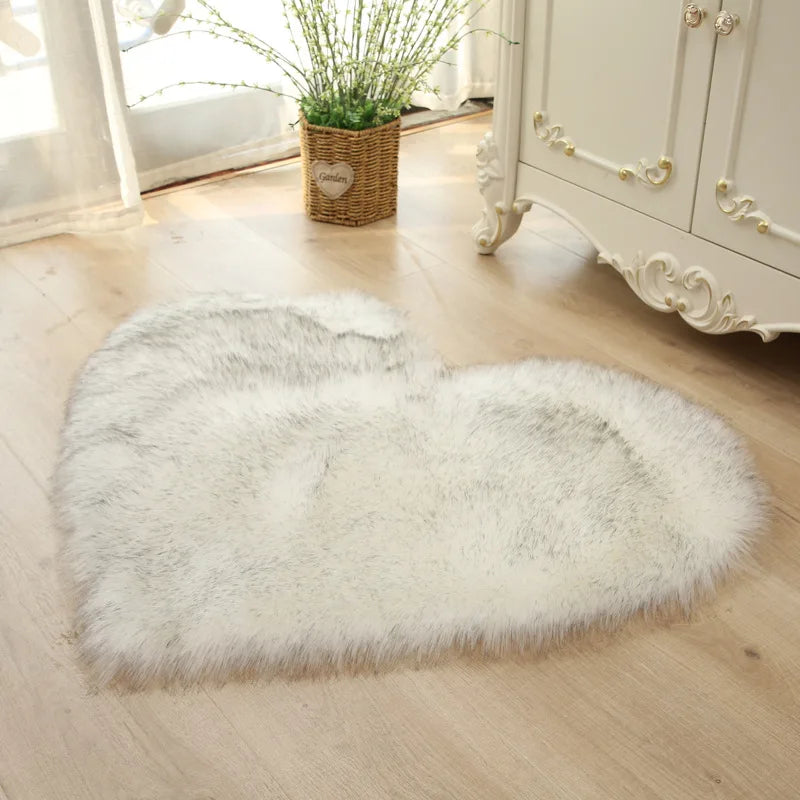 Tapis Shaggy En Cœur Sophrona gris très clair